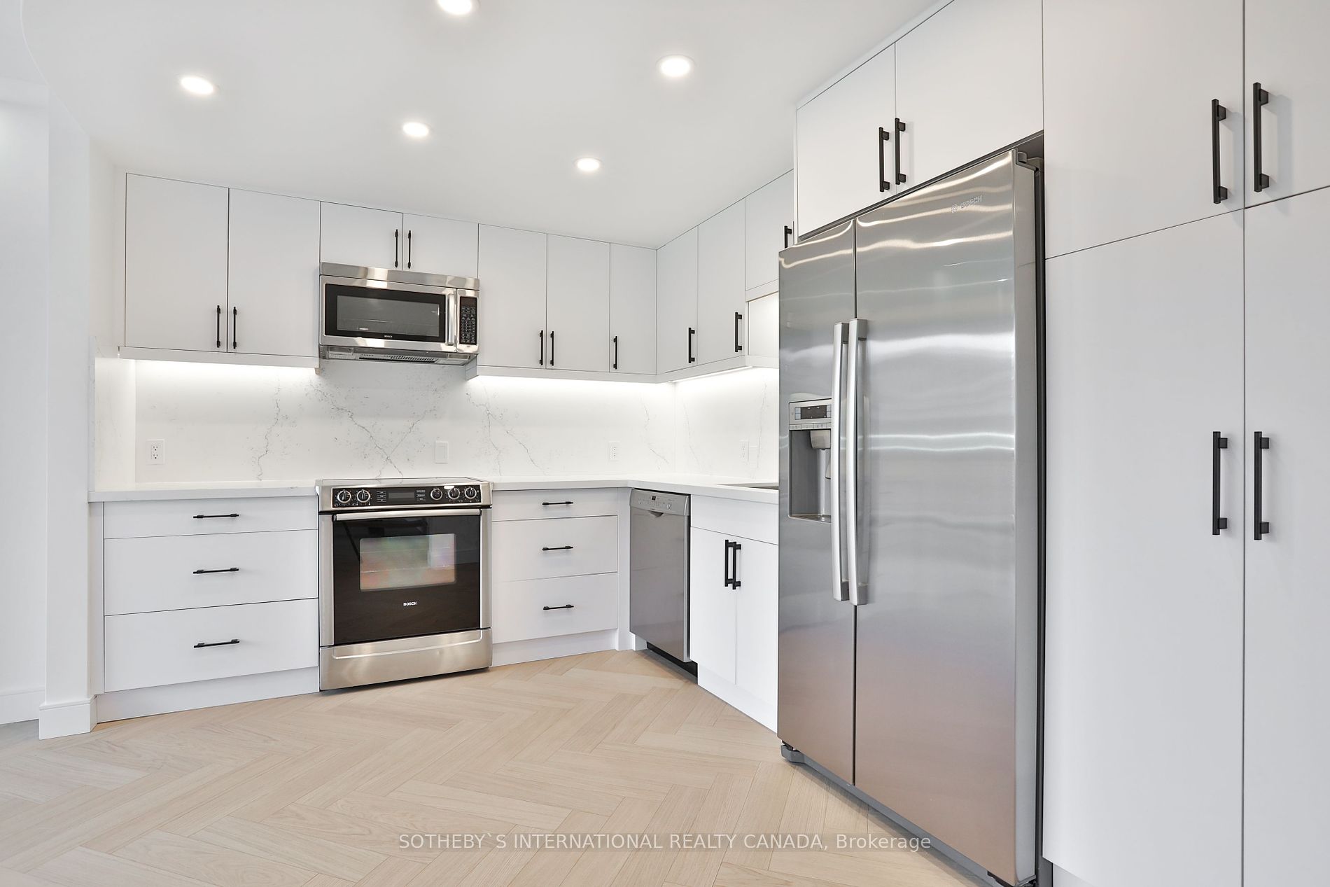 18A Hazelton Ave, #602