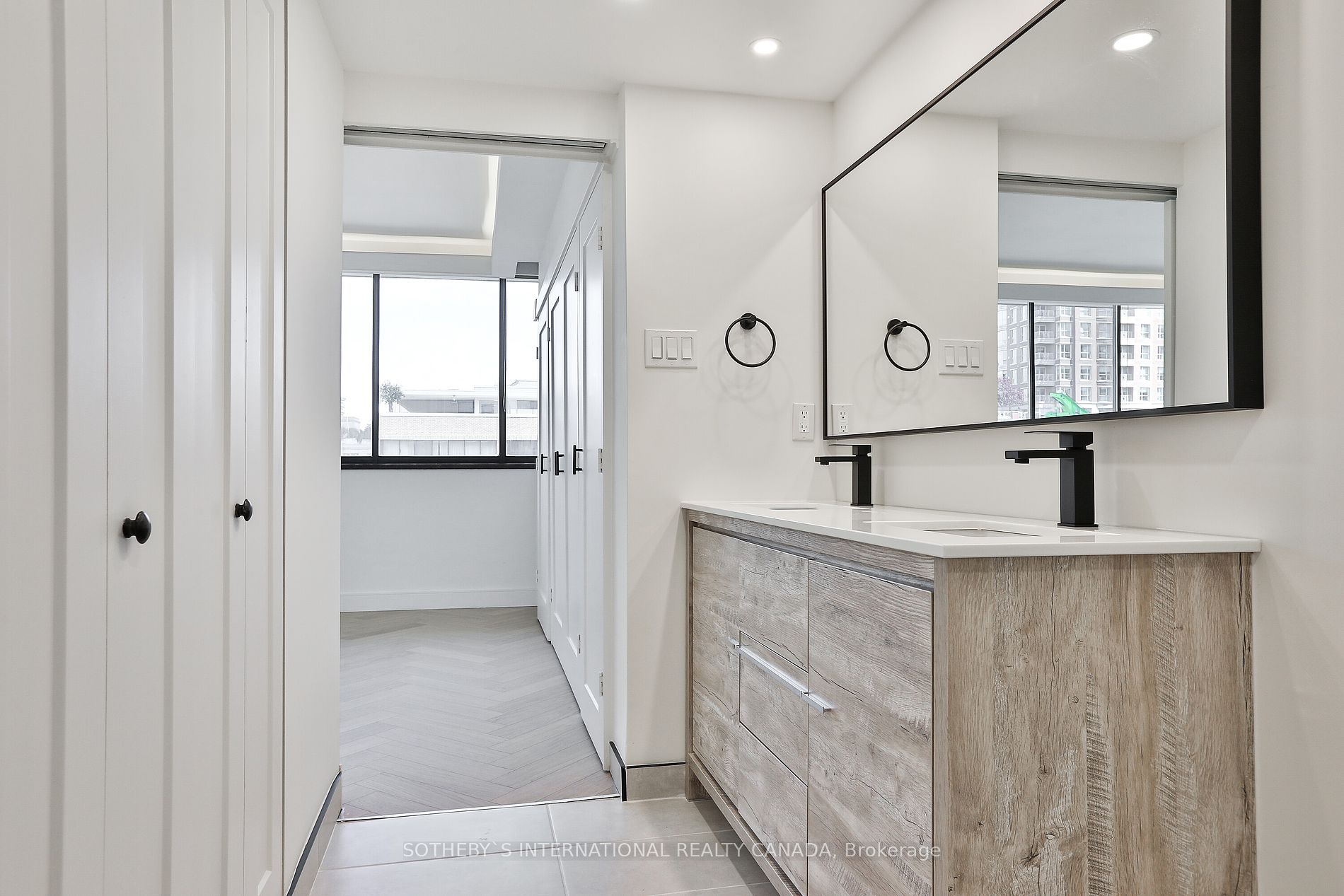 18A Hazelton Ave, #602