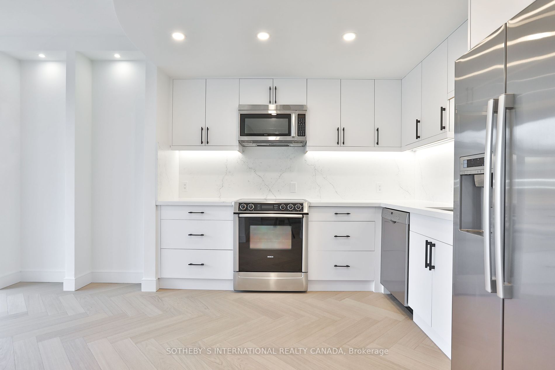 18A Hazelton Ave, #602
