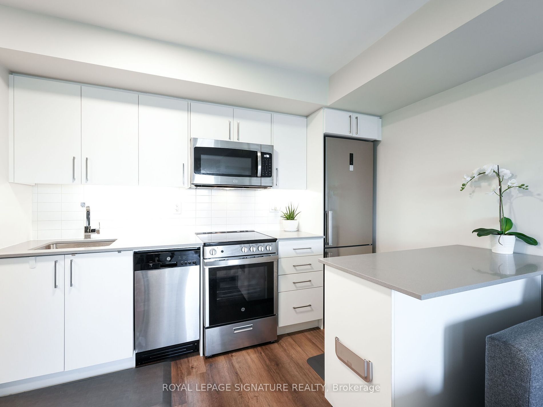 38 Monte Kwinter Crt, #517
