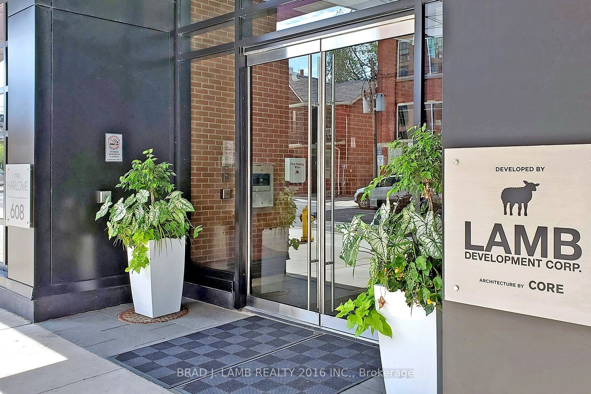 608 Richmond St W, #520
