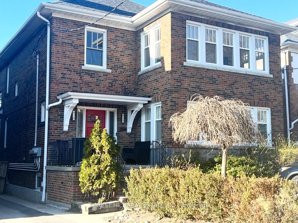 926 Avenue Rd, #Lower