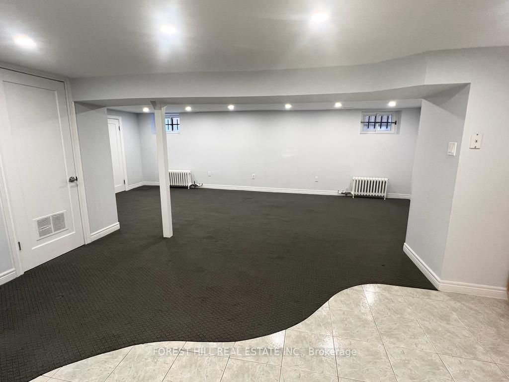 926 Avenue Rd, #Lower