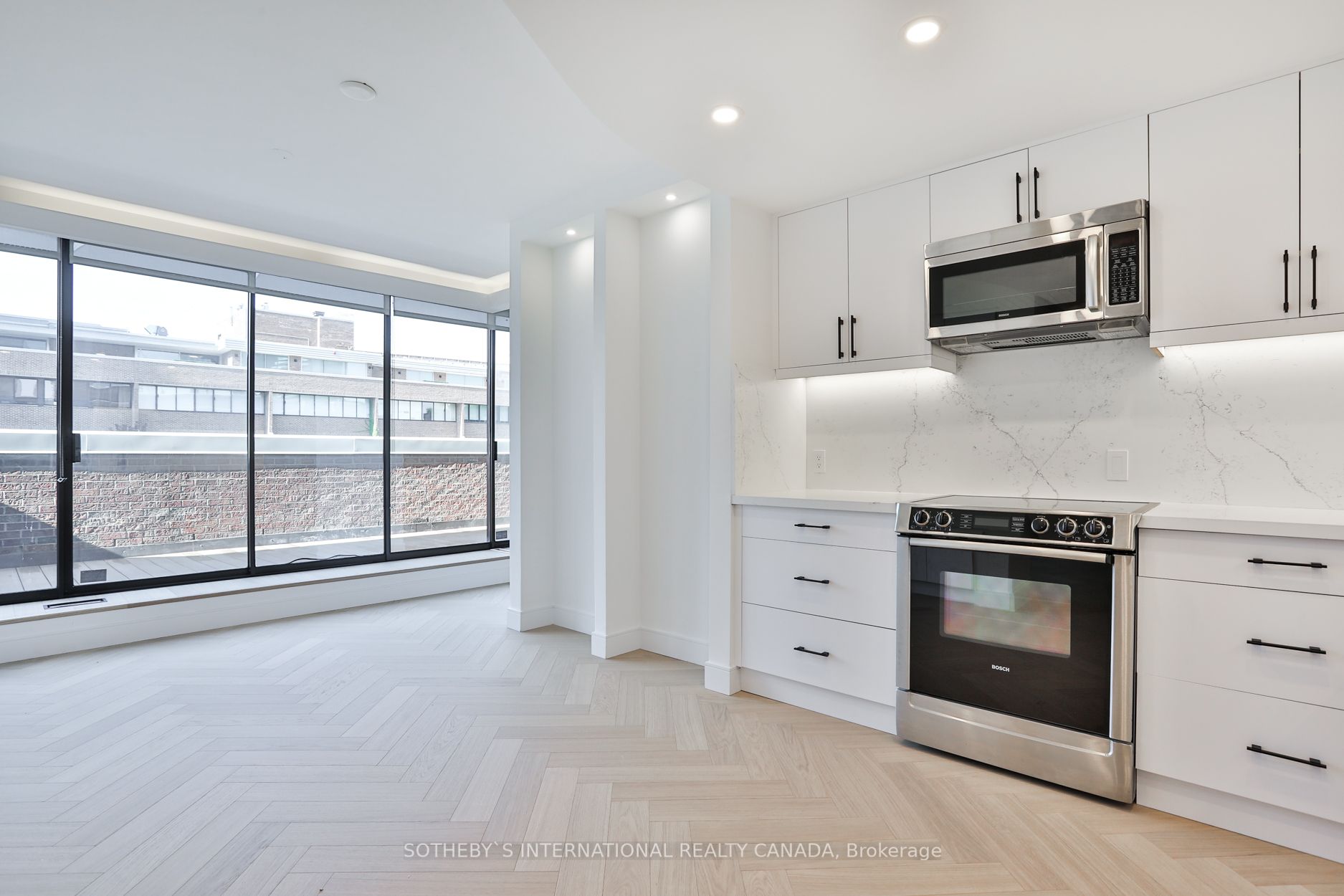 18A Hazelton Ave, #602