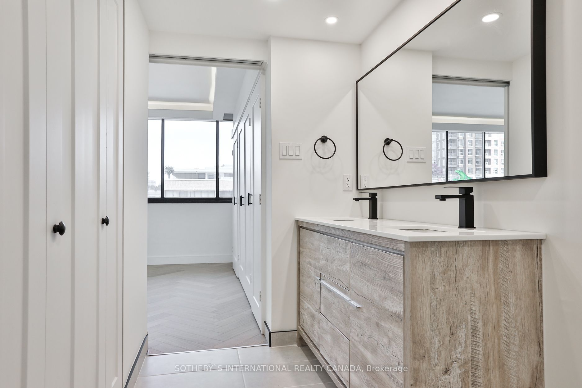 18A Hazelton Ave, #602