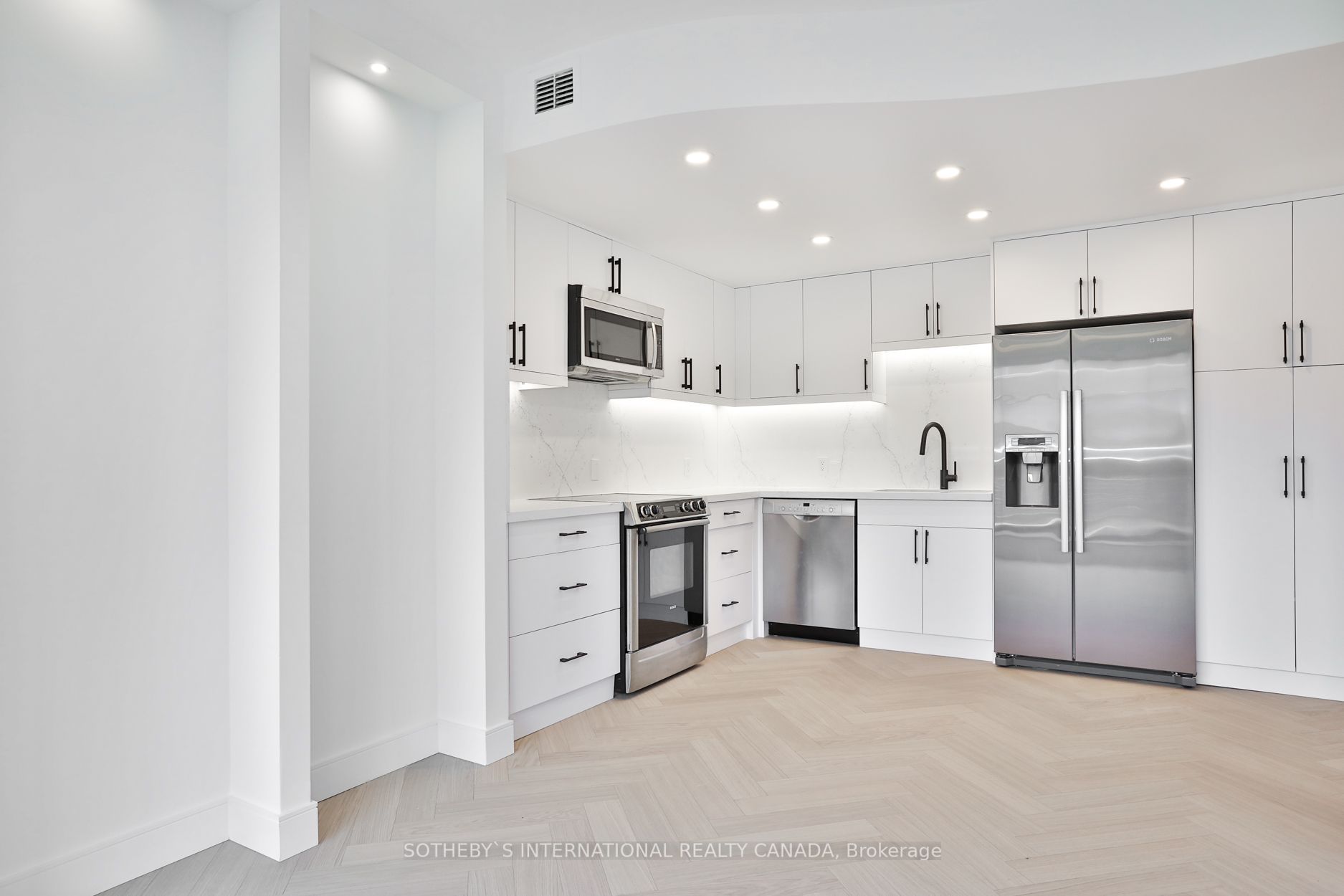 18A Hazelton Ave, #602
