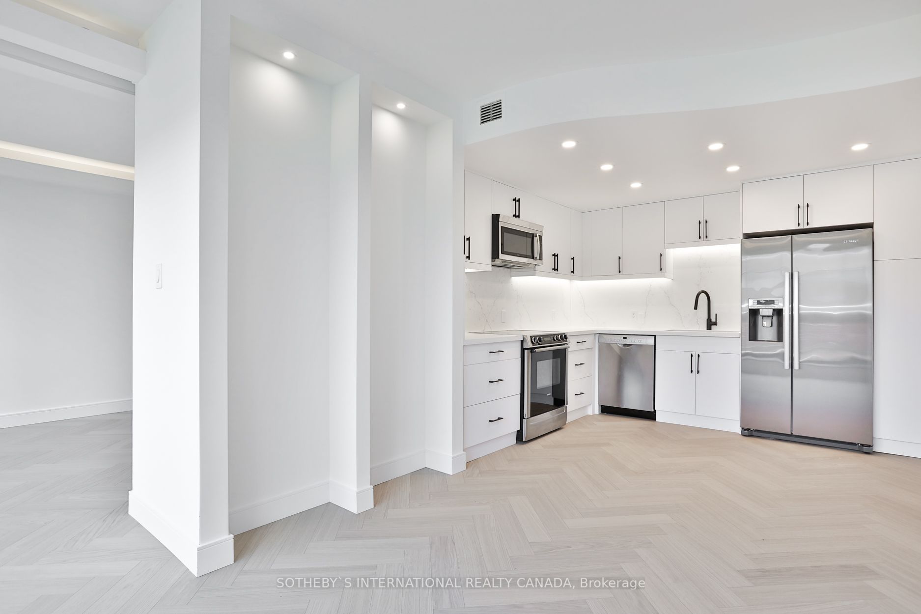 18A Hazelton Ave, #602