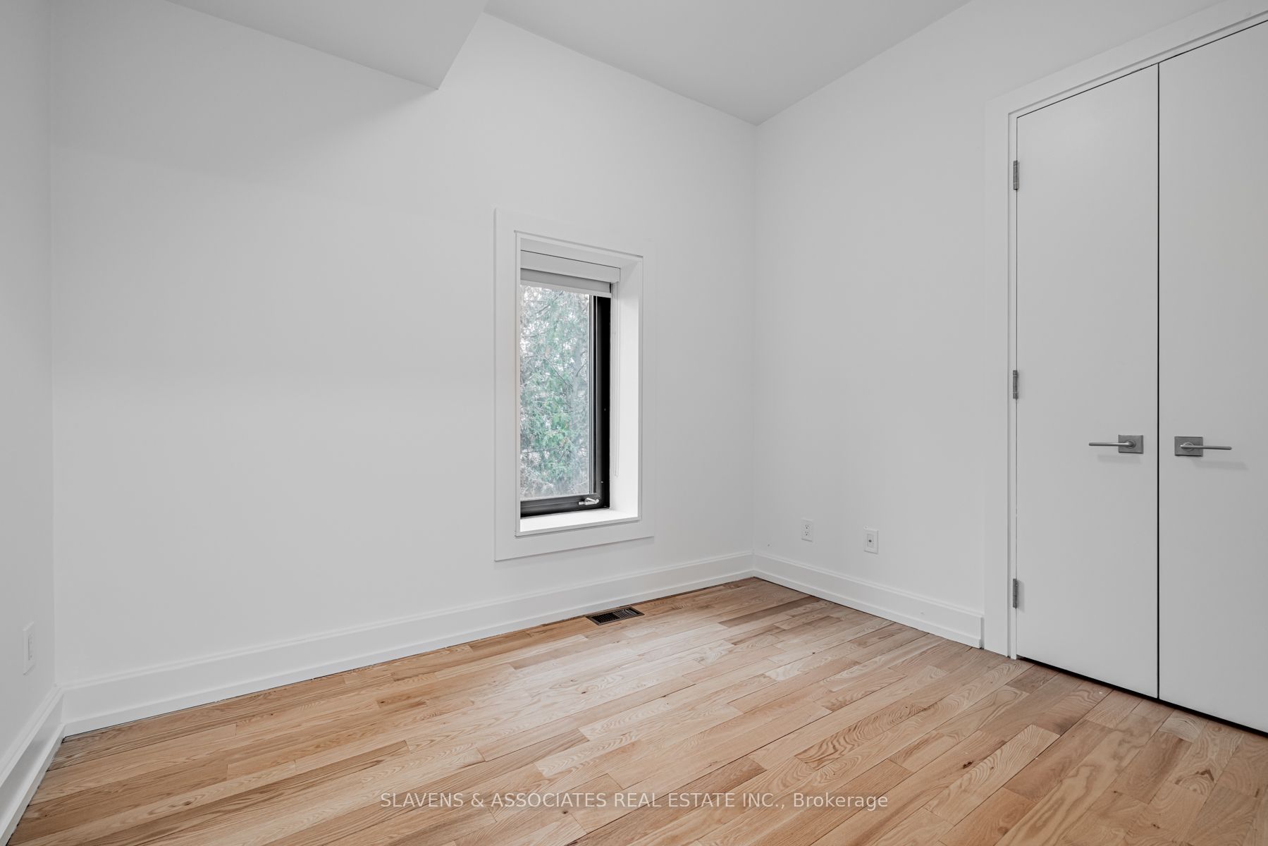 127 Orchard View Boulevard