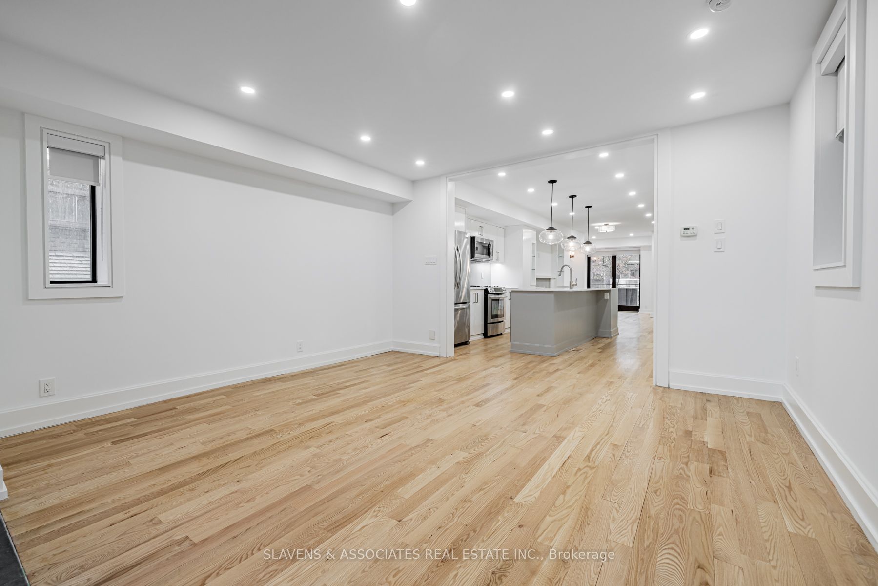 127 Orchard View Boulevard