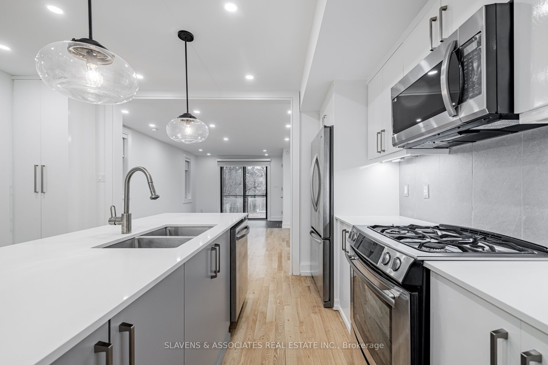 127 Orchard View Boulevard