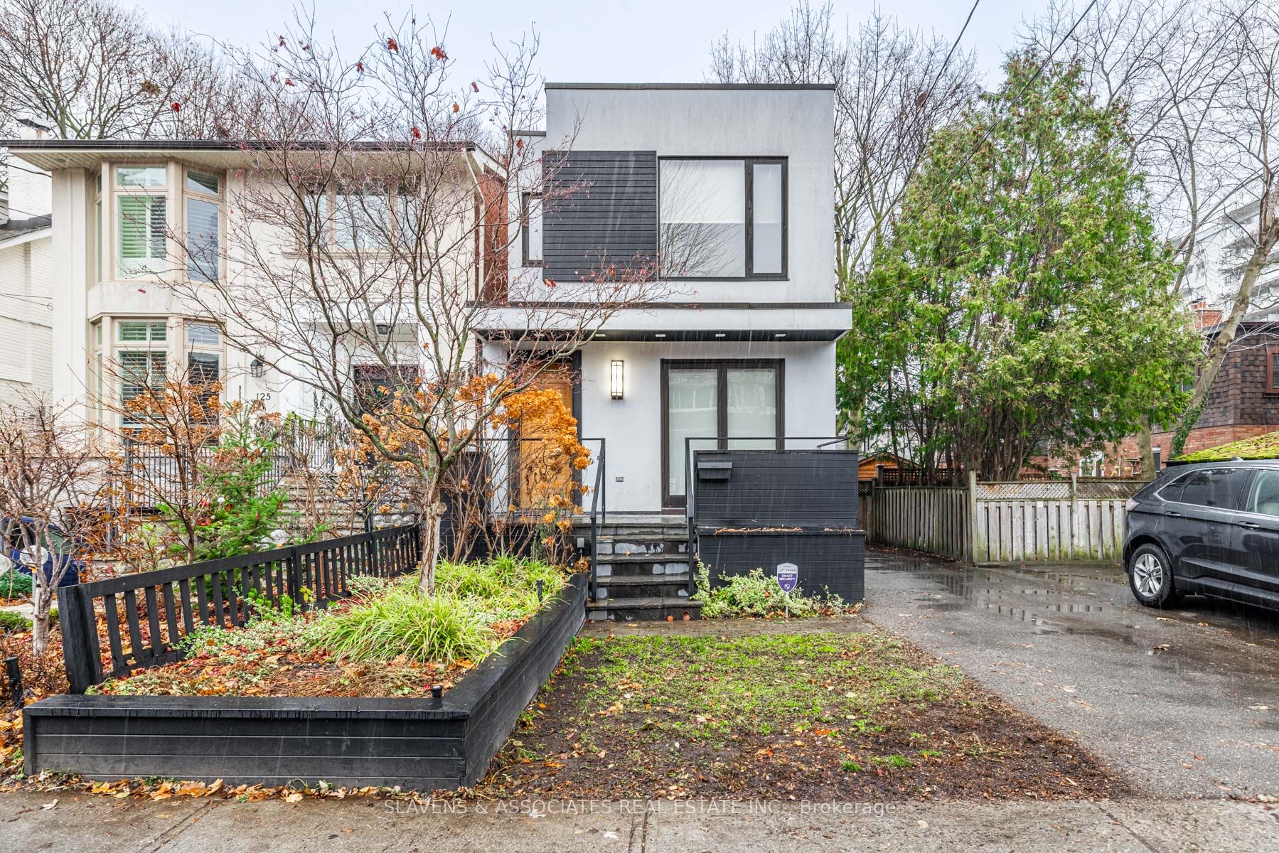 127 Orchard View Boulevard