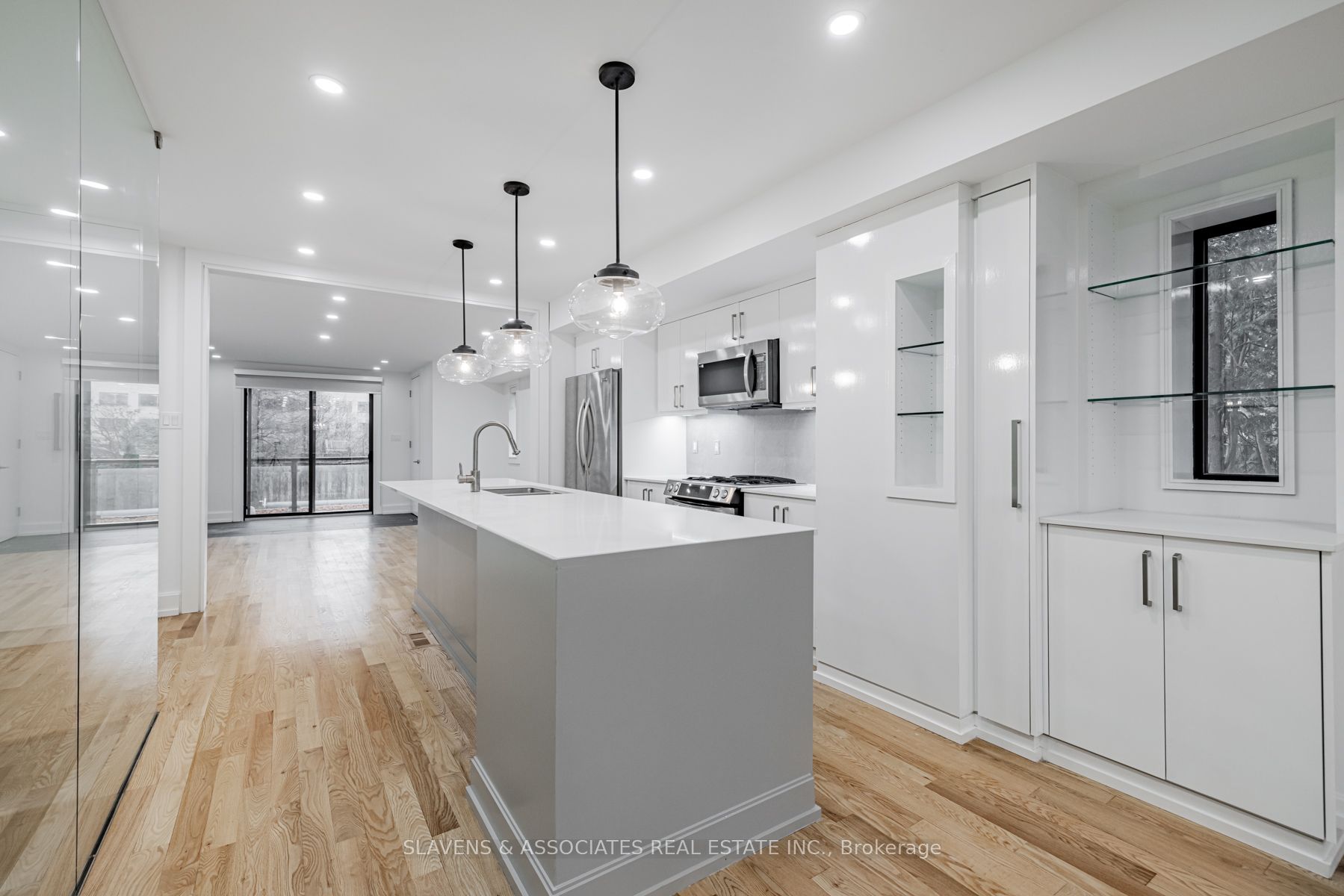 127 Orchard View Boulevard