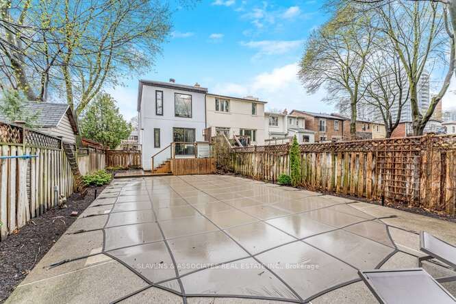 127 Orchard View Boulevard
