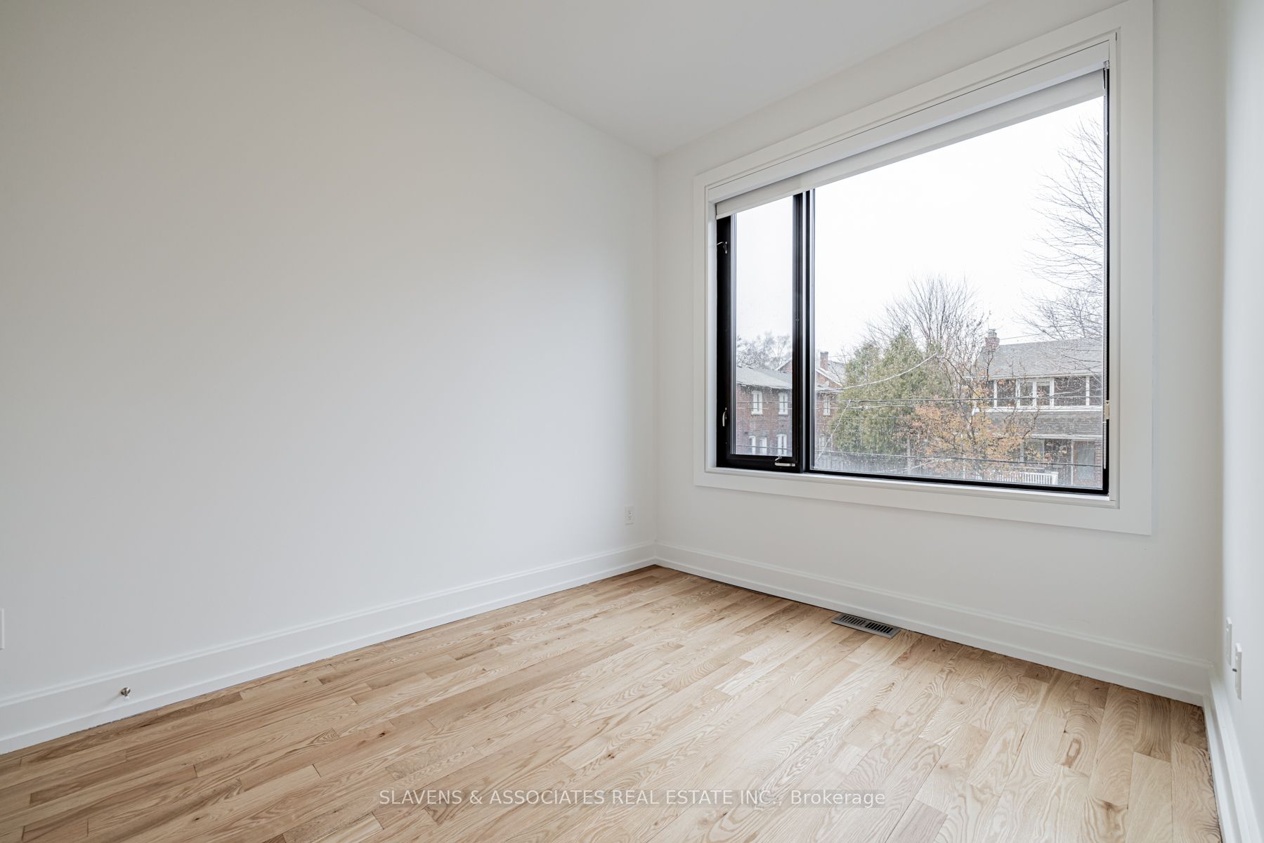 127 Orchard View Boulevard
