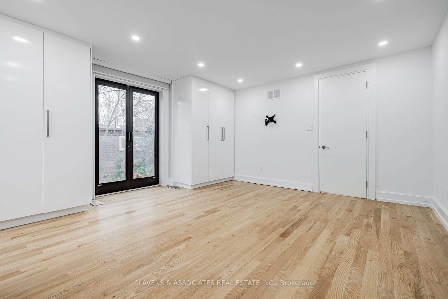 127 Orchard View Boulevard