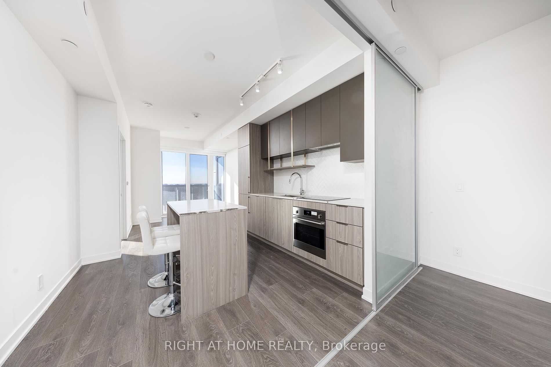 15 Holmes Ave, #2503