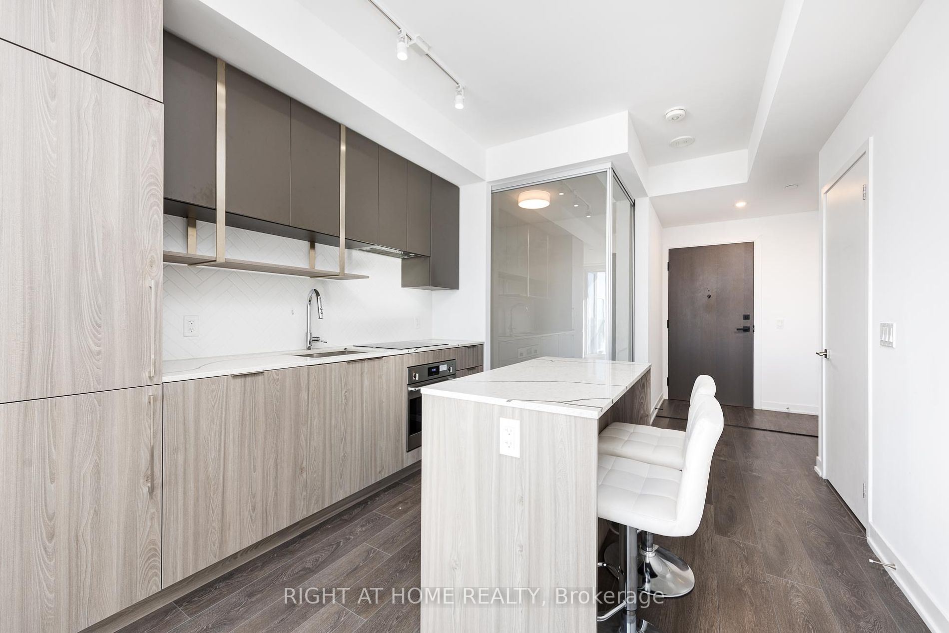 15 Holmes Ave, #2503