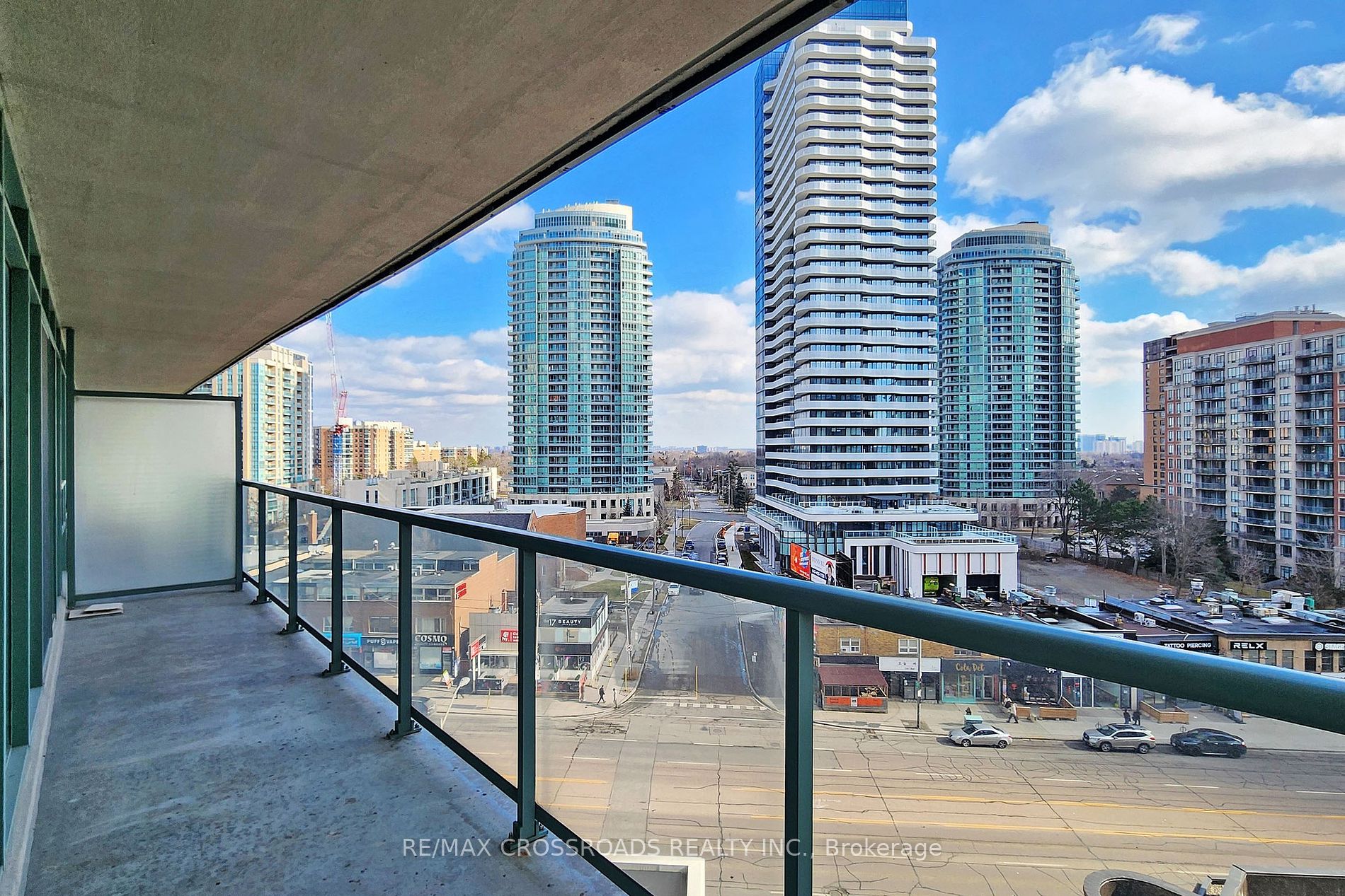 5500 Yonge St, #805