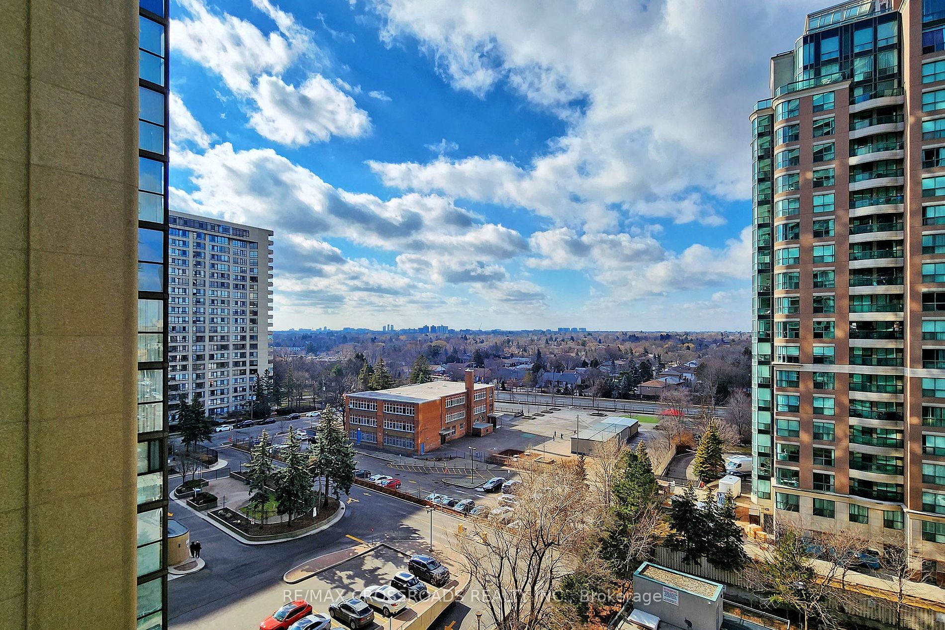 5500 Yonge St, #805