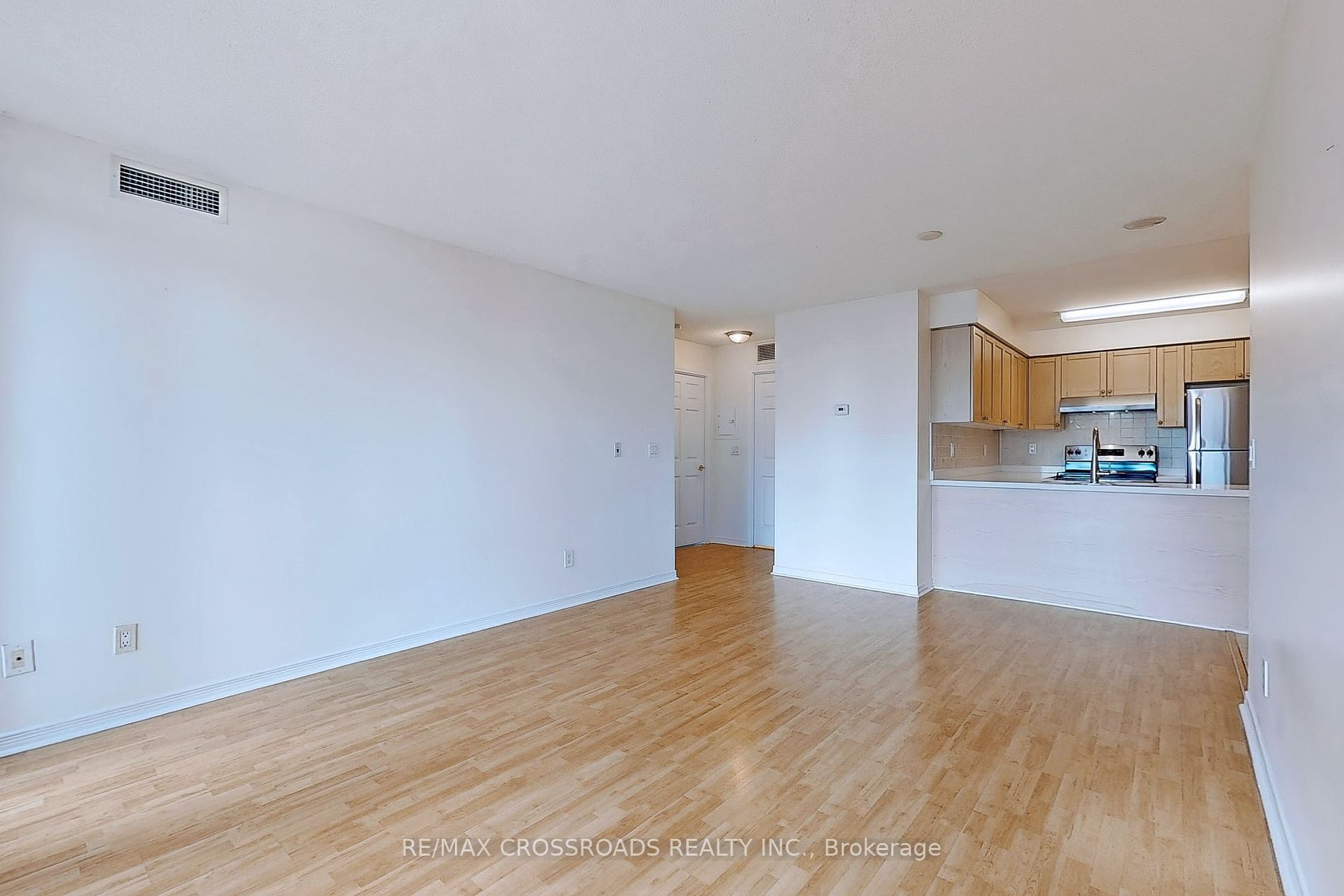 5500 Yonge St, #805