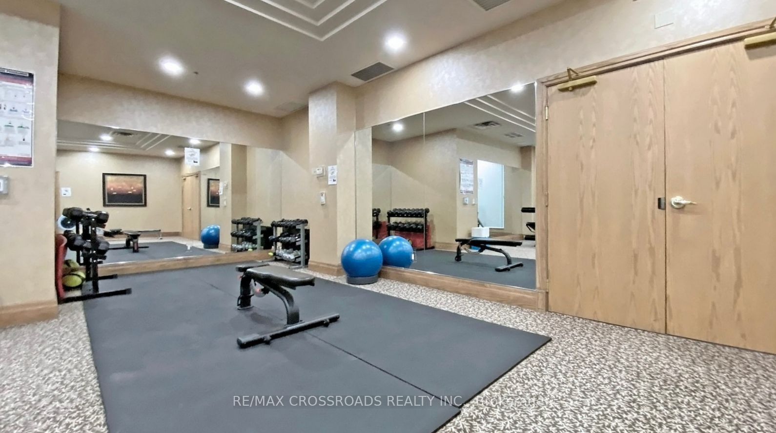 5500 Yonge St, #805