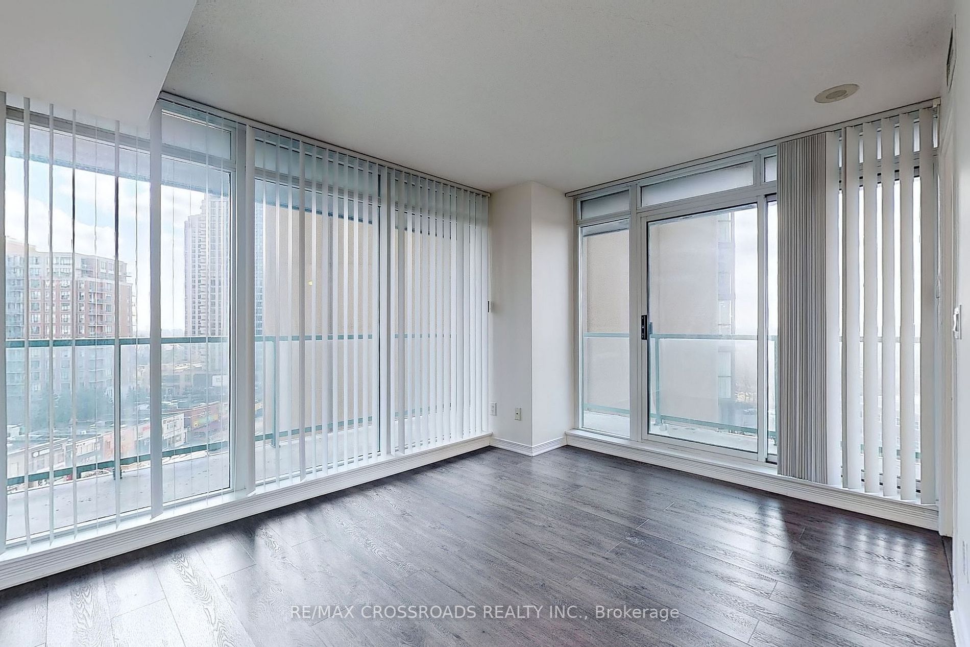 5500 Yonge St, #805