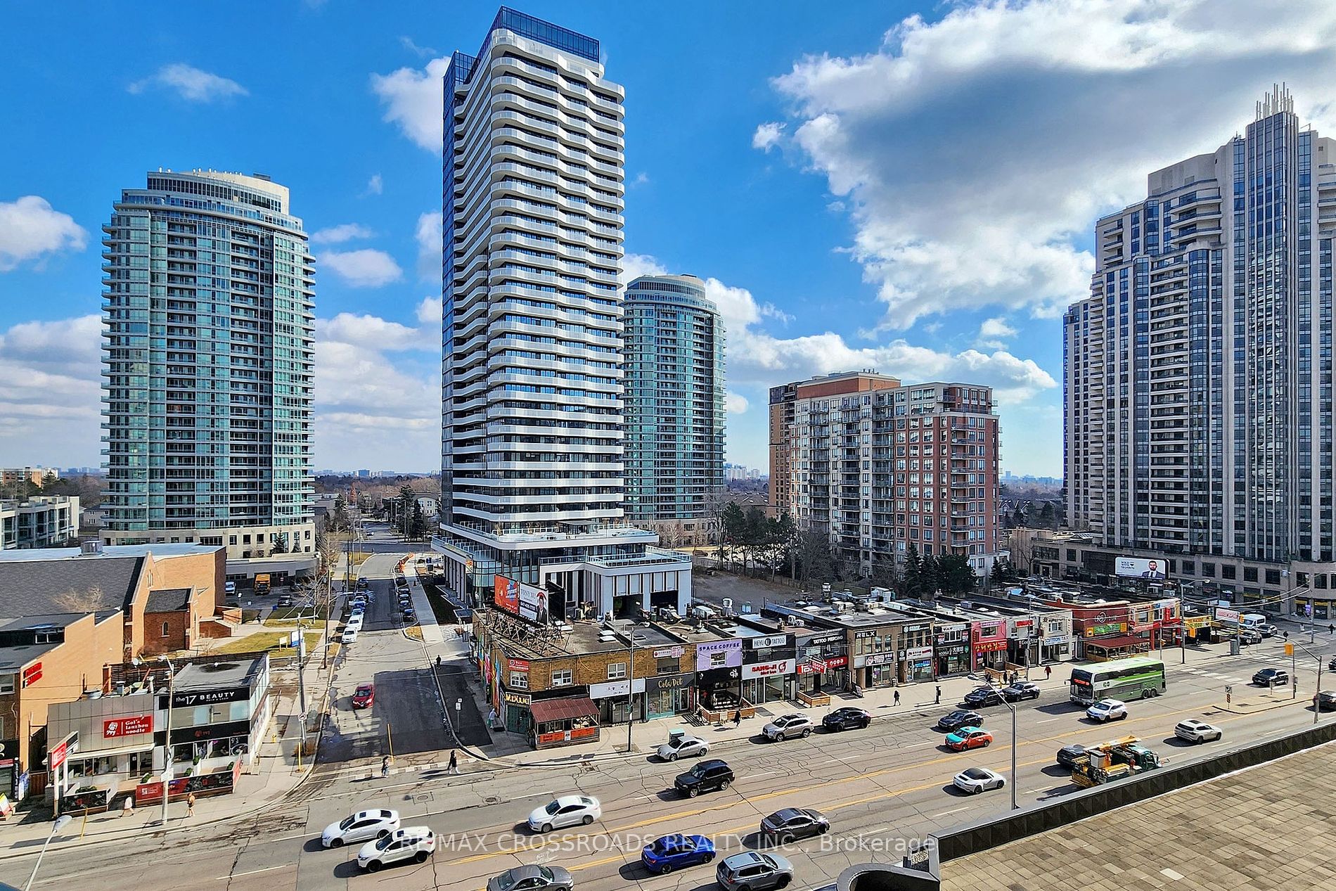 5500 Yonge St, #805