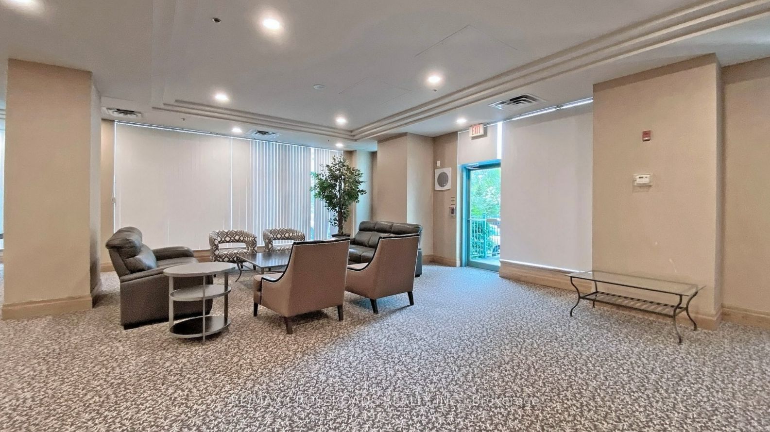 5500 Yonge St, #805