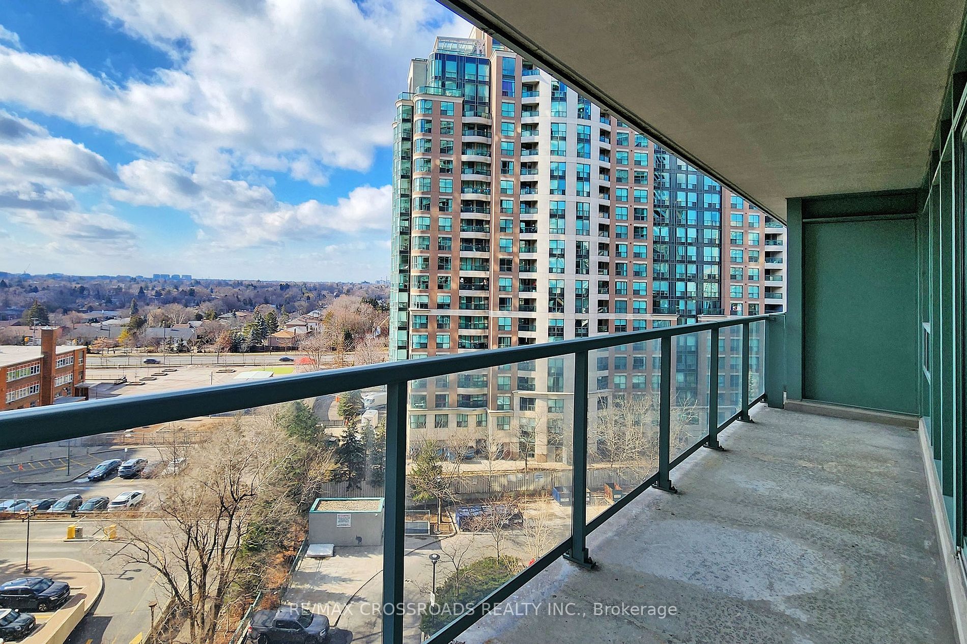 5500 Yonge St, #805