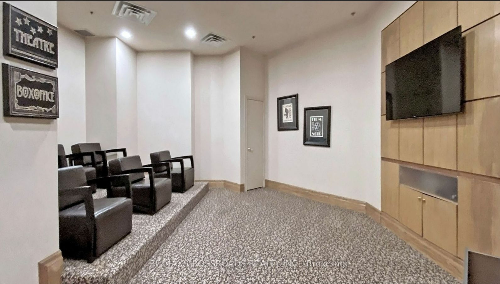 5500 Yonge St, #805