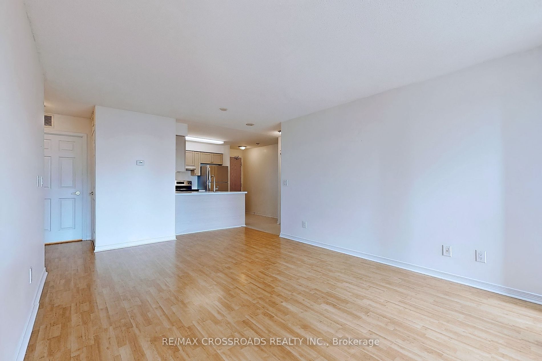 5500 Yonge St, #805