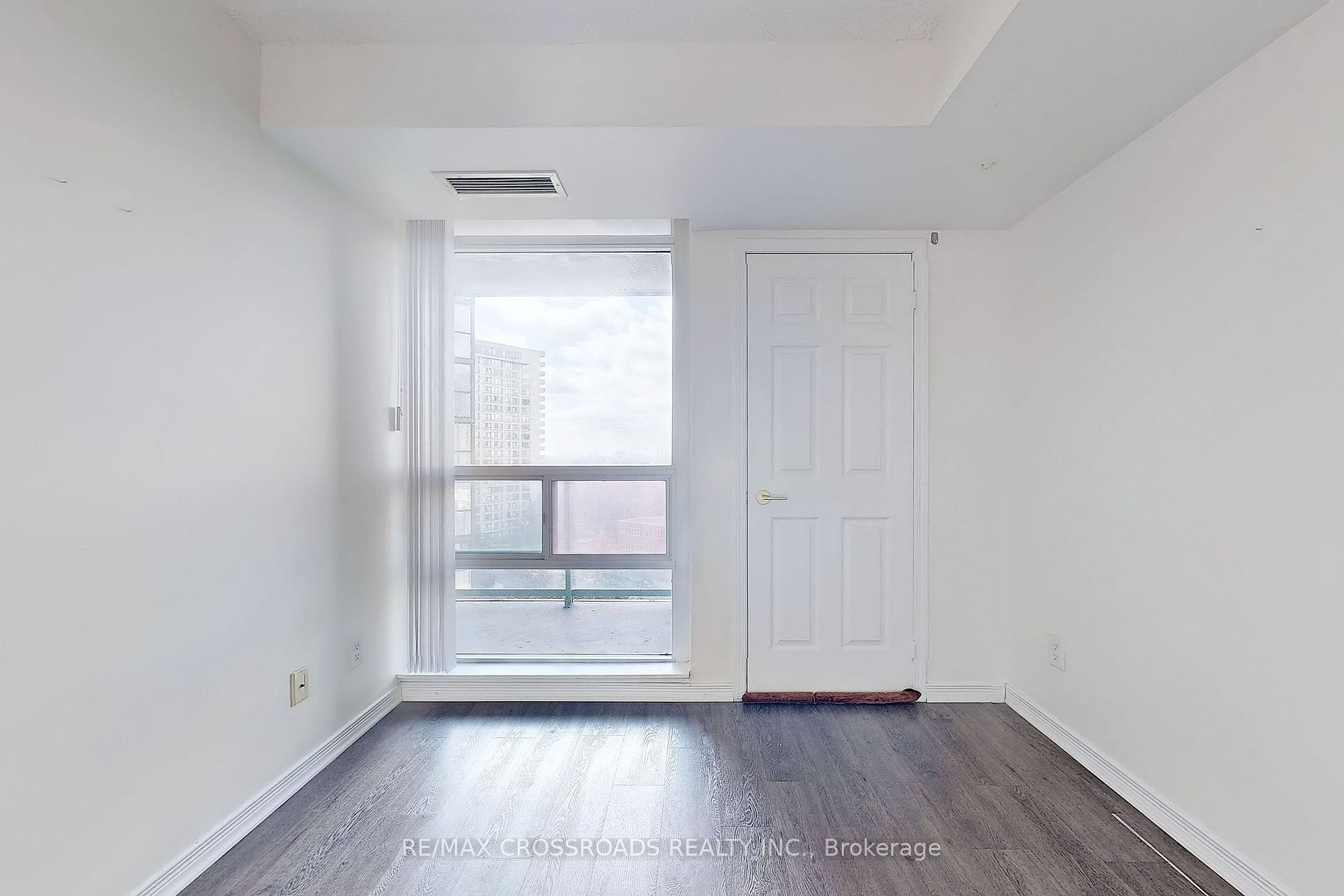 5500 Yonge St, #805