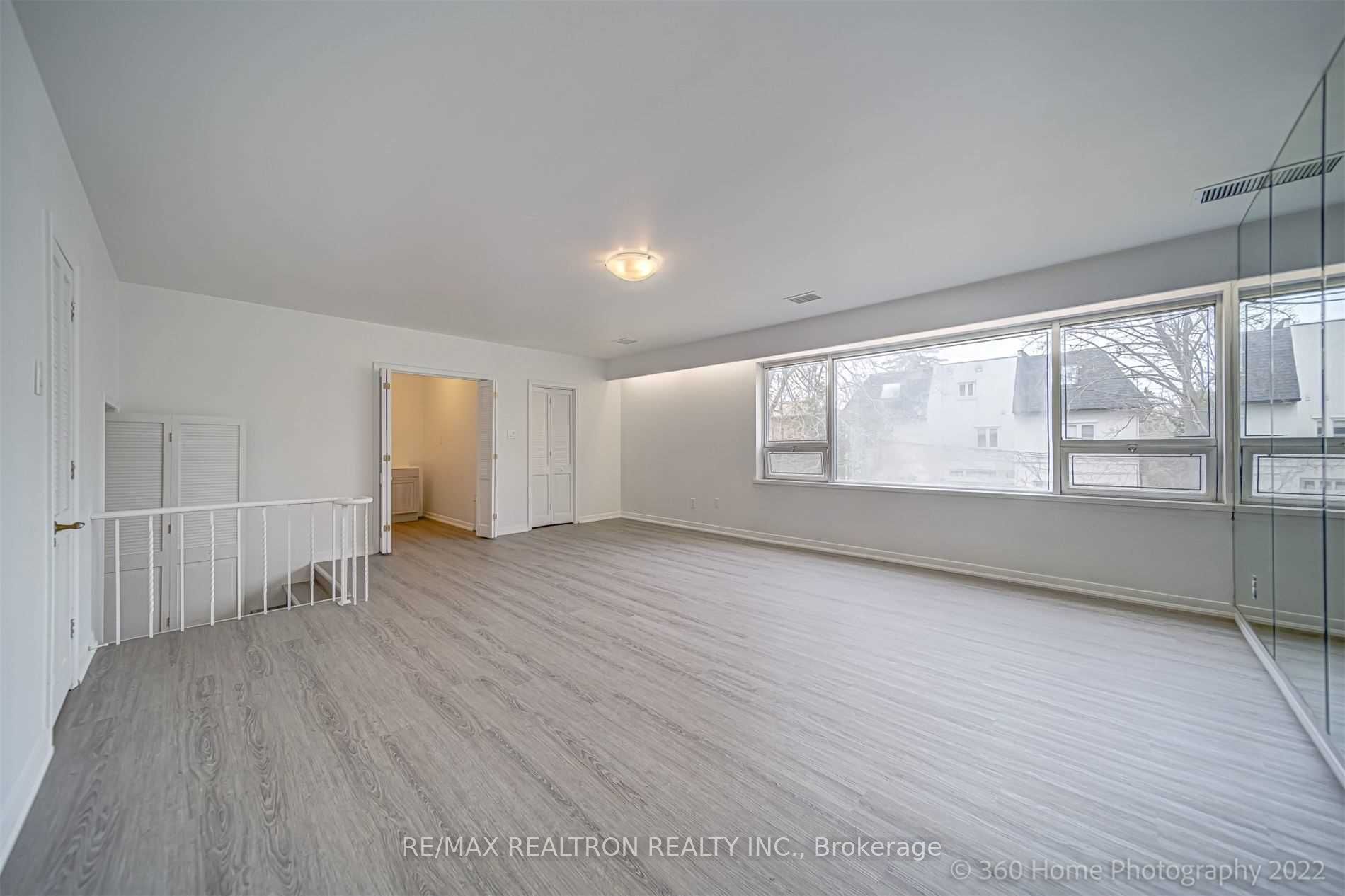 6 Shelborne Ave