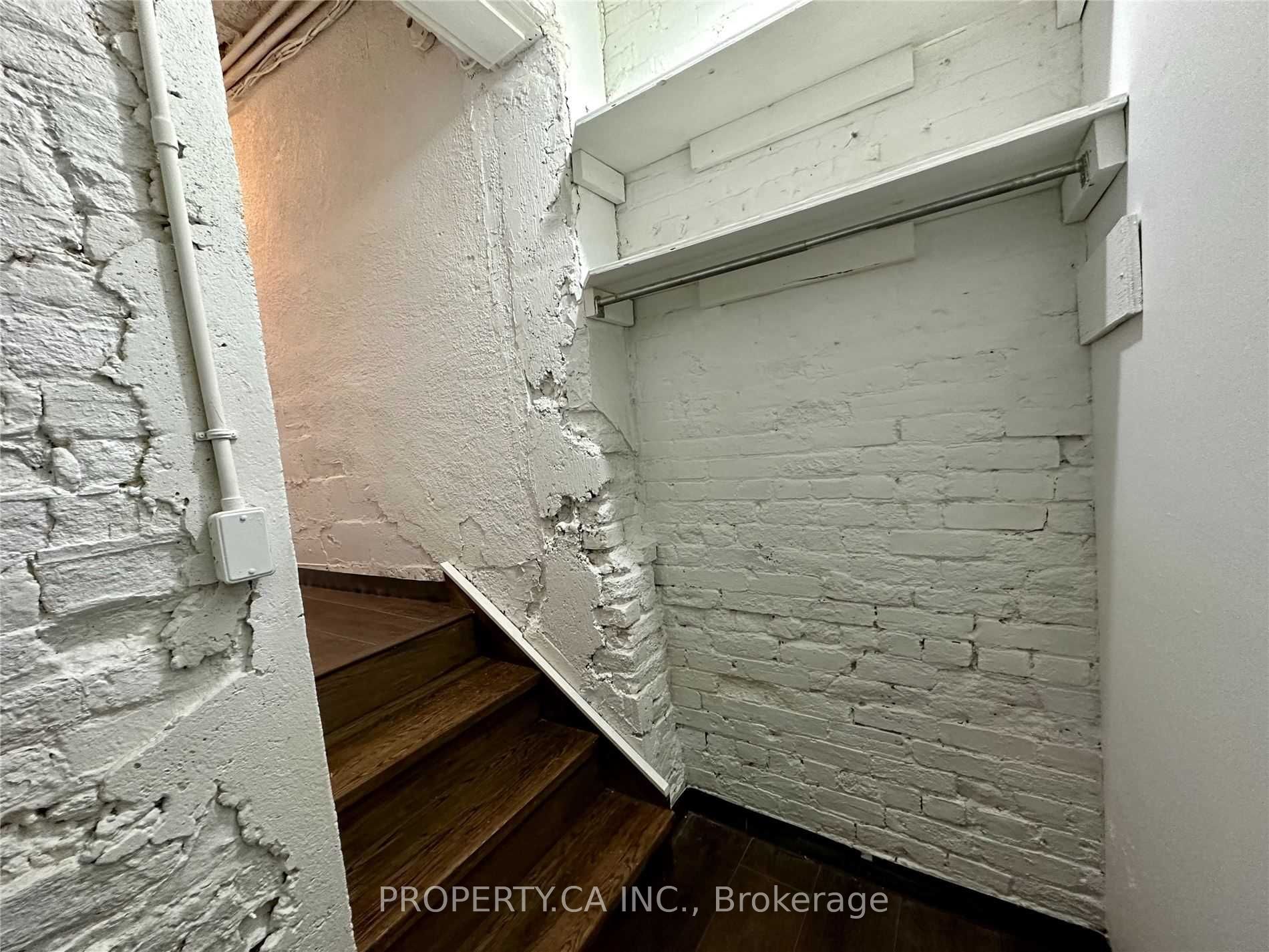 883 Queen Street W, #B1