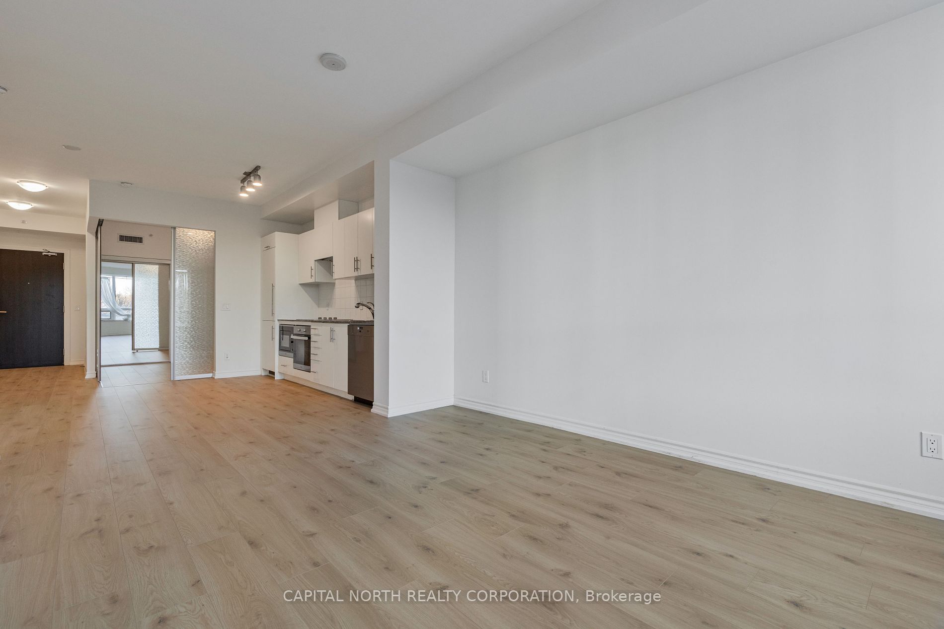 23 Glebe Road W, #206