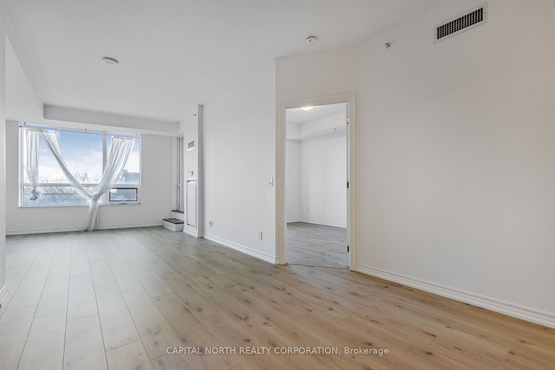 23 Glebe Road W, #206