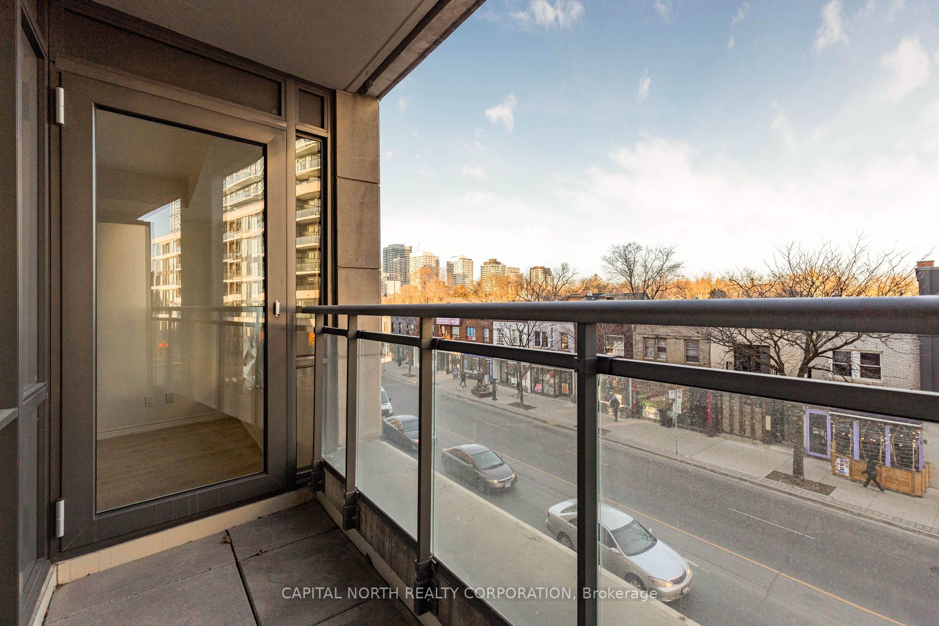 23 Glebe Road W, #206