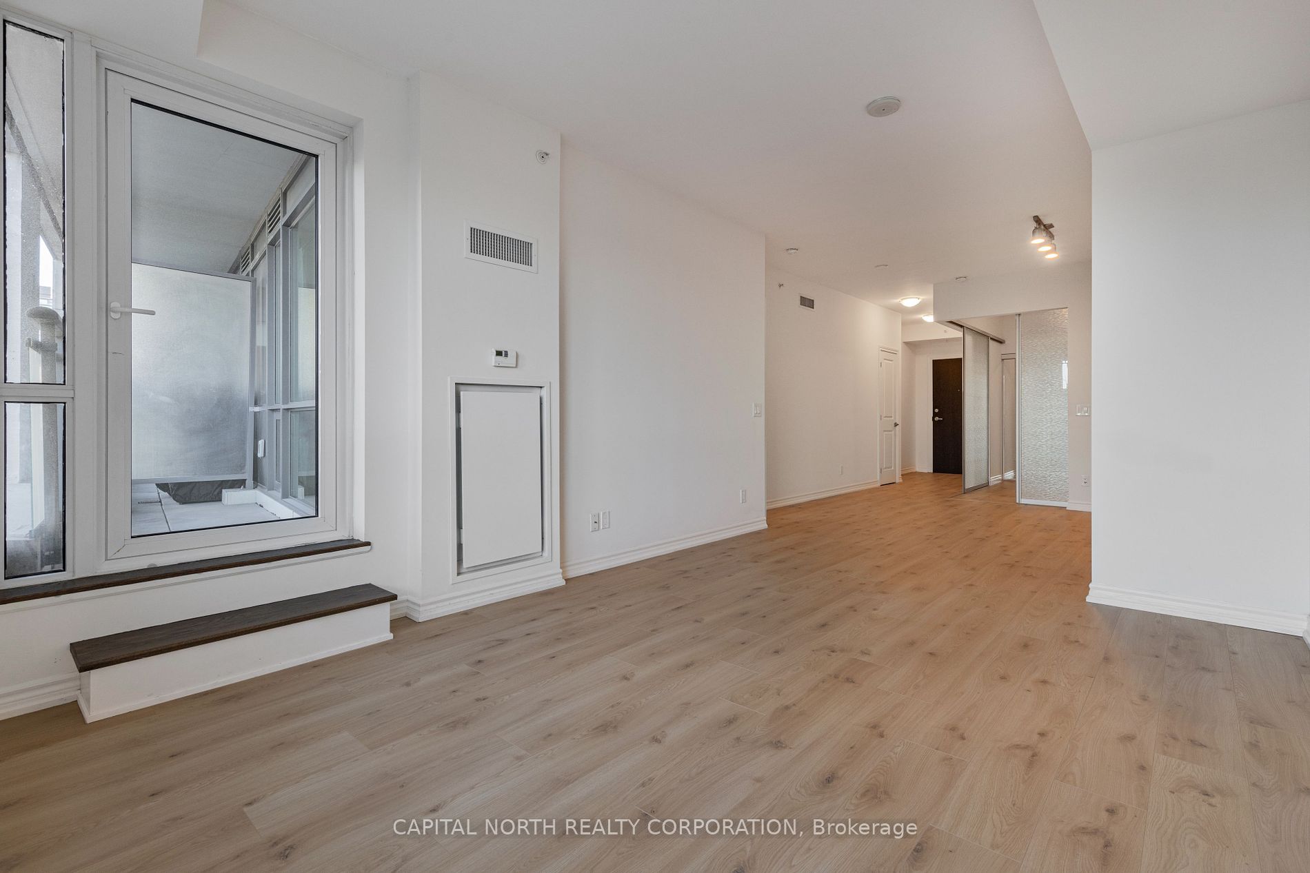 23 Glebe Road W, #206