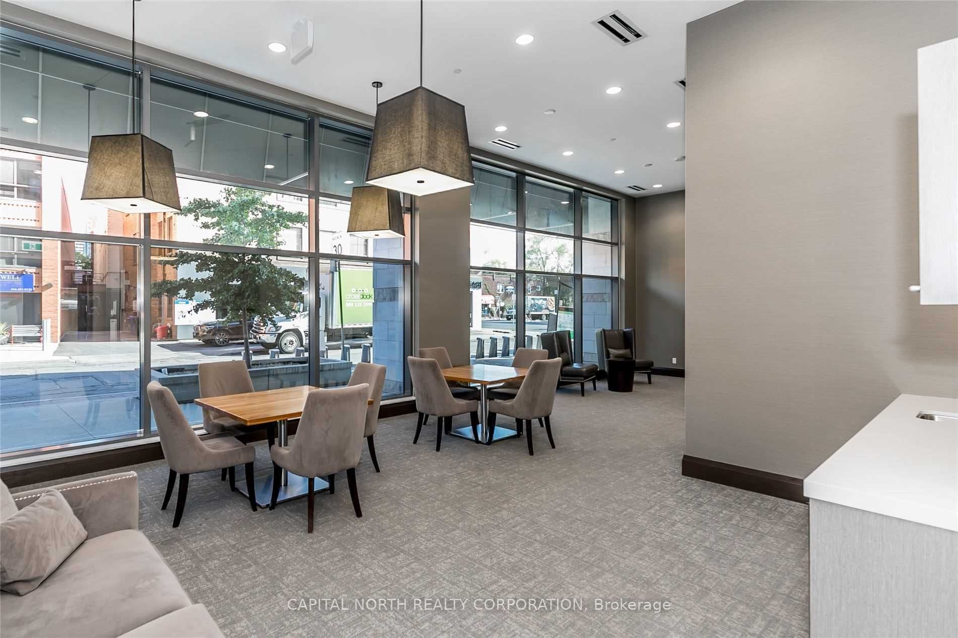 23 Glebe Road W, #206