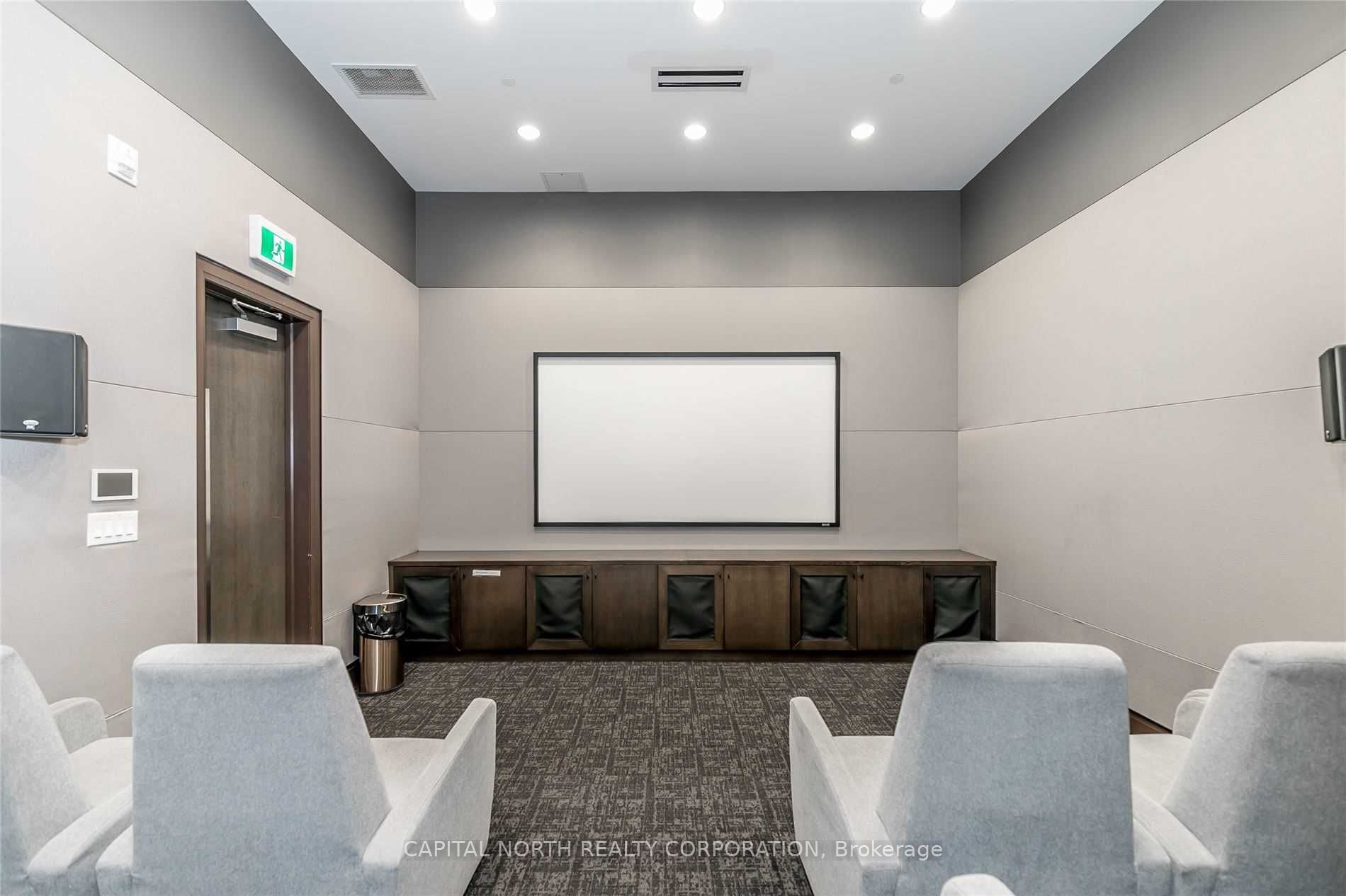 23 Glebe Road W, #206