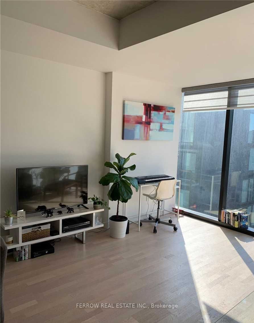 629 King Street W, #1012