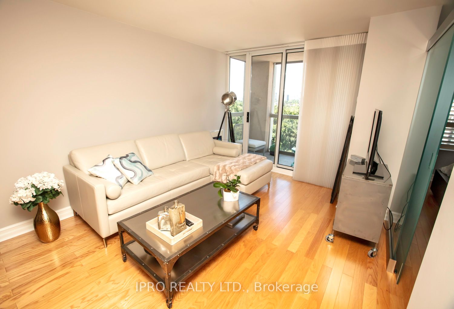 225 Merton Street, #1108
