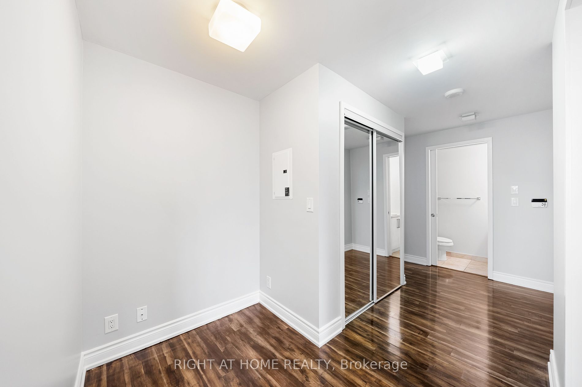12 York St, #4810