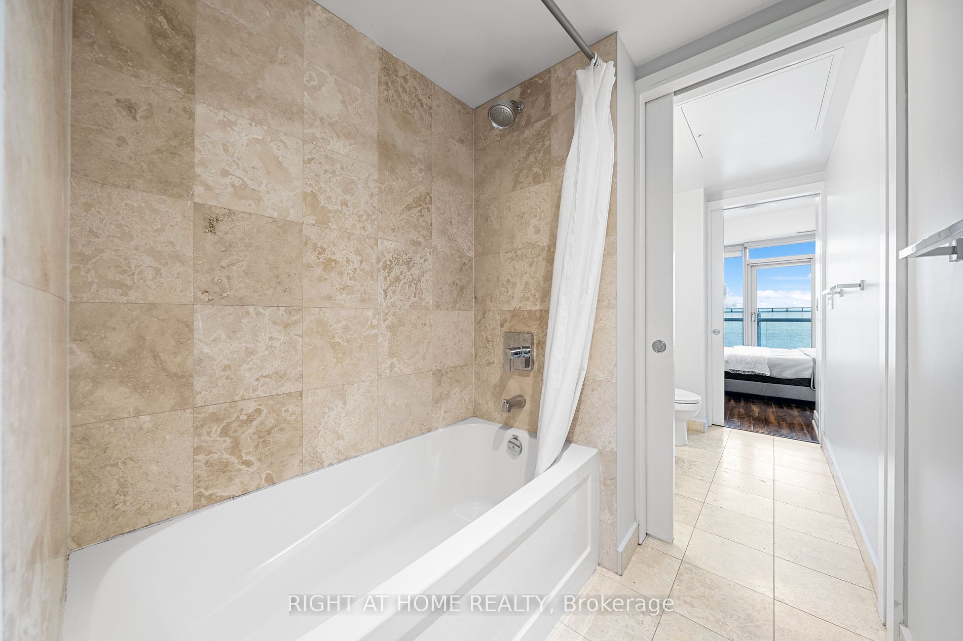 12 York St, #4810