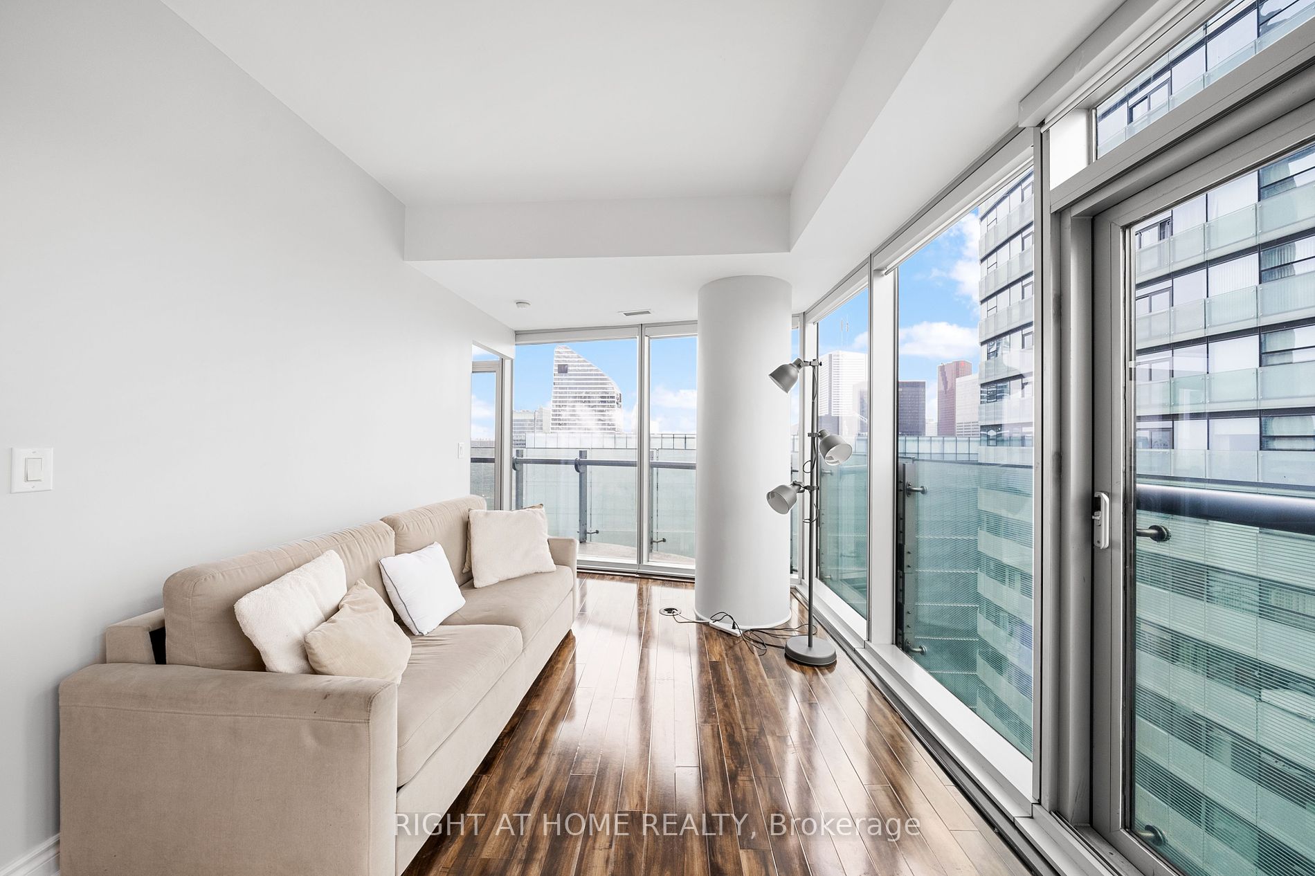 12 York St, #4810