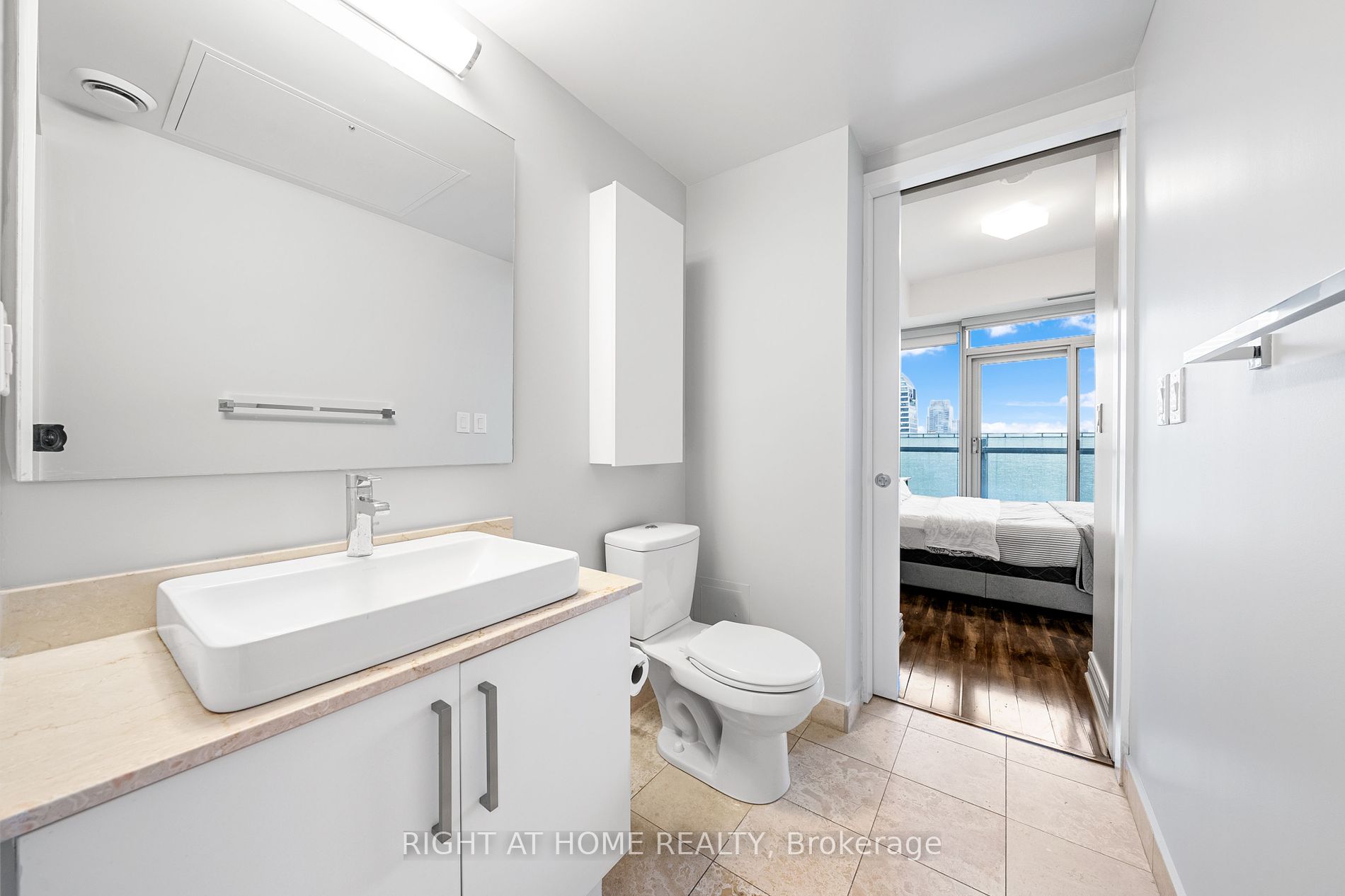 12 York St, #4810