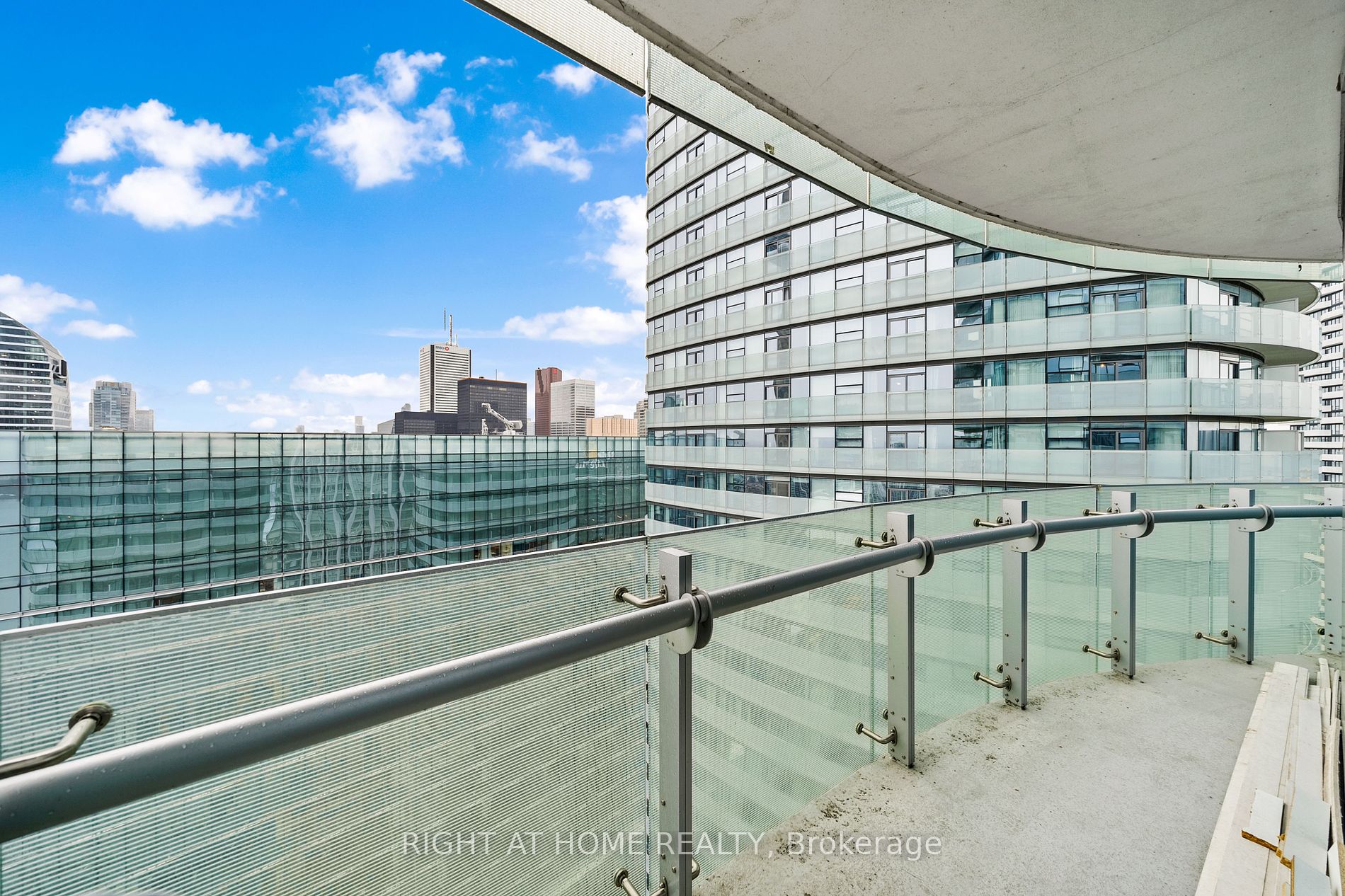 12 York St, #4810