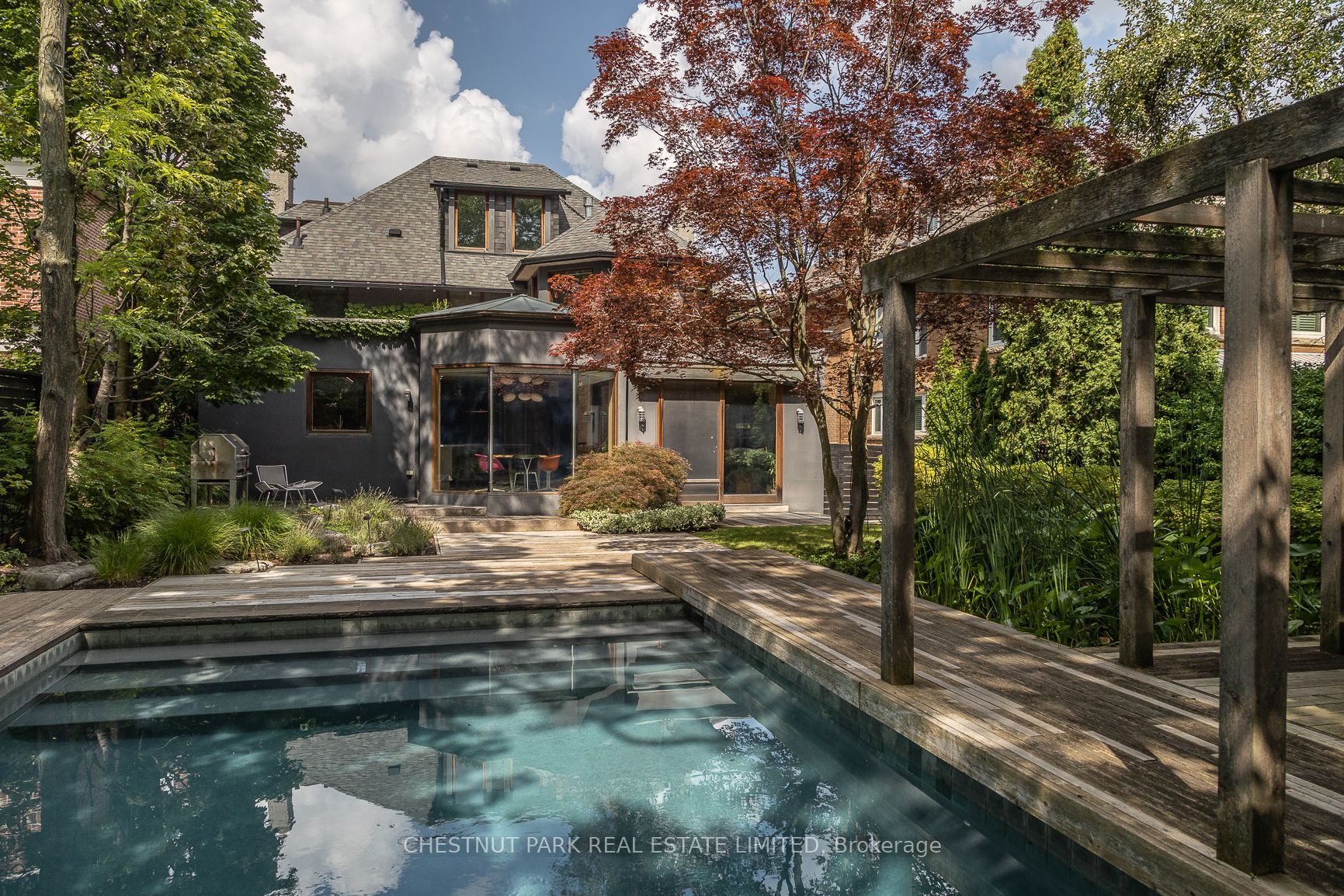 62 Hillholm Rd