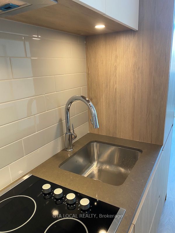 34 Tubman Ave, #406