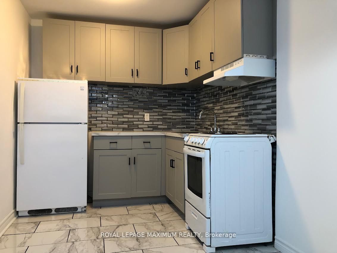 55 Neptune Dr, #105